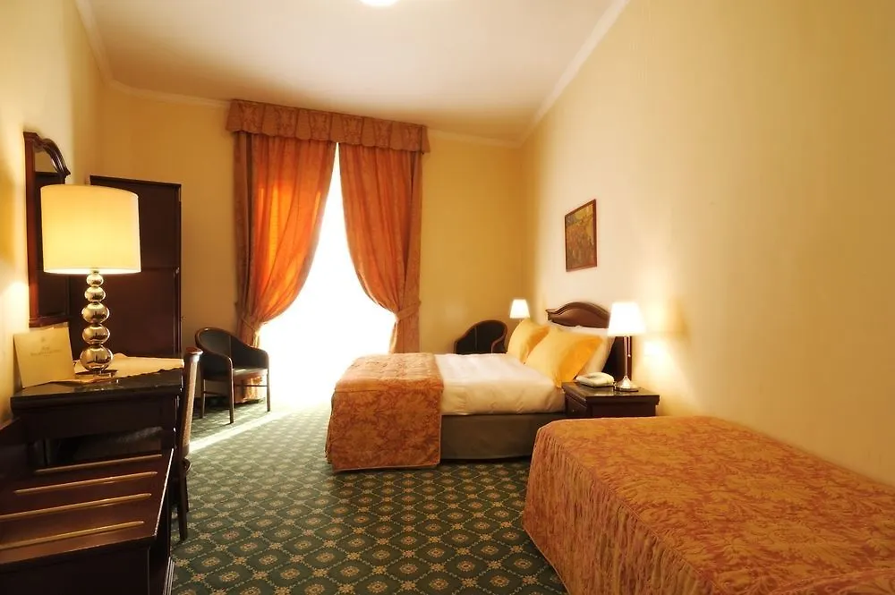 Hotel Europa & Concordia アラッシオ